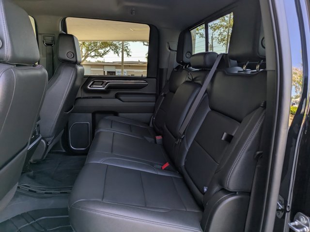 Used 2024 Chevrolet Silverado 2500 LTZ w/ LTZ Convenience Package image 19