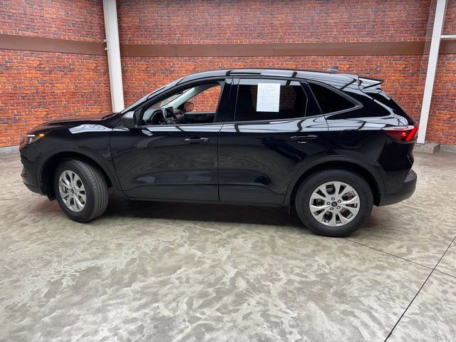 Certified 2025 Ford Escape Active w/ Cold Weather Package image 2