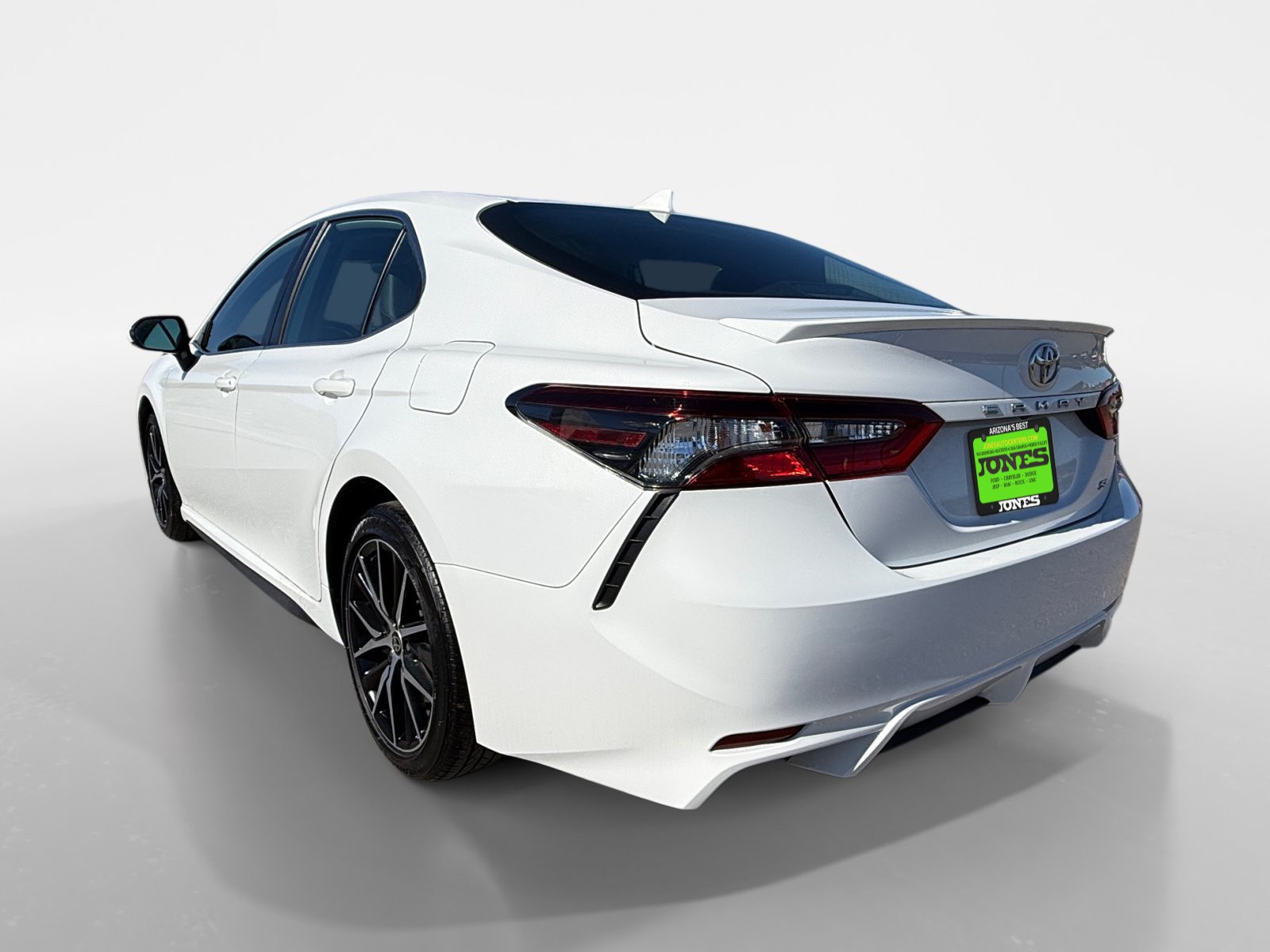 Used 2022 Toyota Camry SE w/ Carpet Mat Package (TMS) FWD image 4