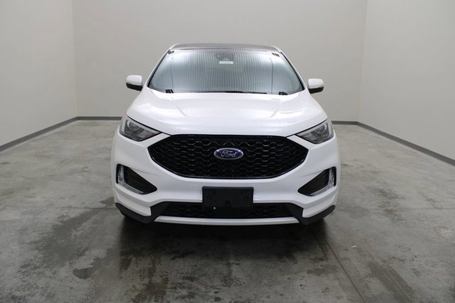 Certified 2020 Ford Edge ST-Line w/ Cold Weather Package AWD/4WD image 17