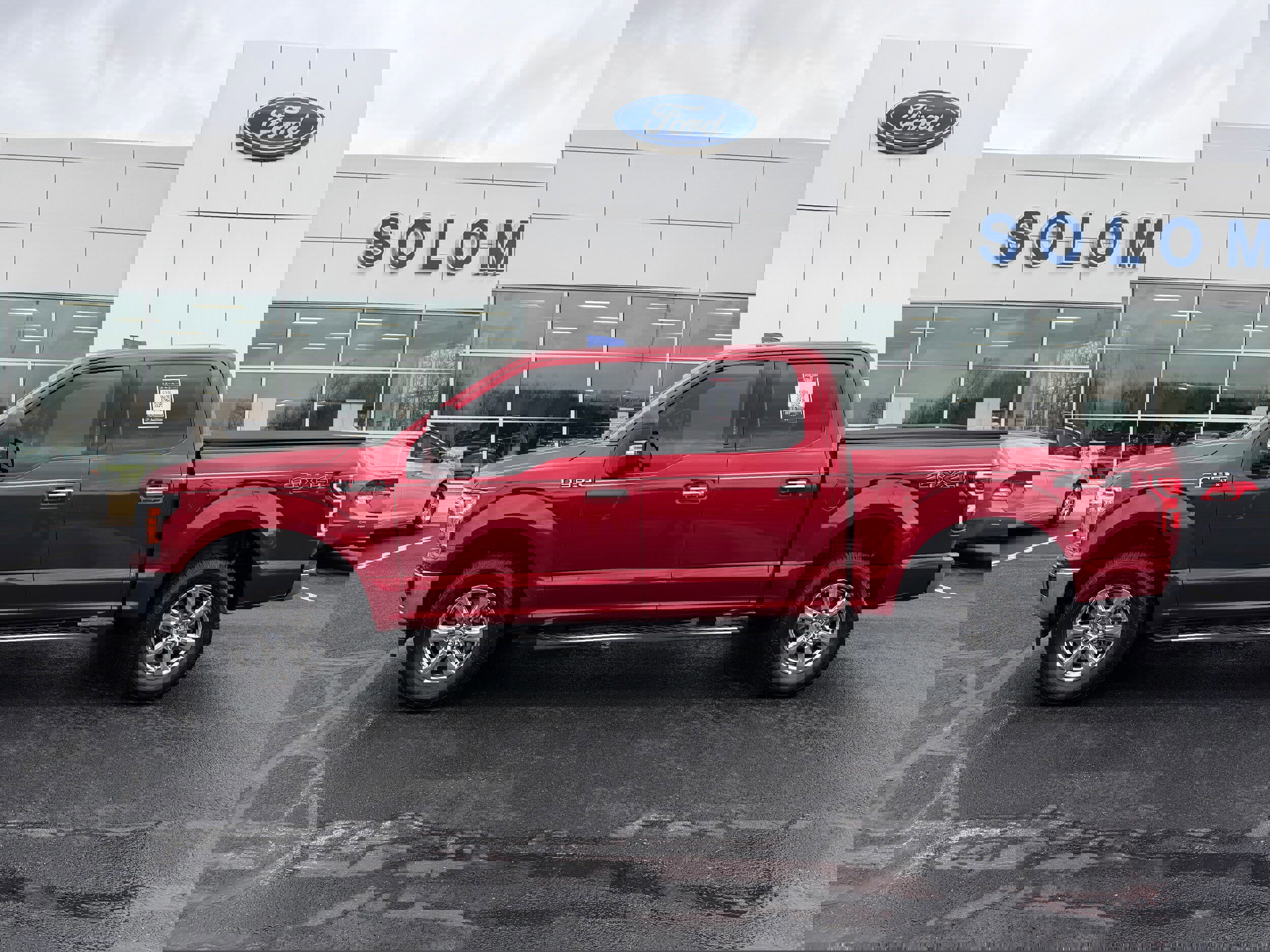 Certified 2019 Ford F150 XLT w/ Equipment Group 302A Luxury image 6