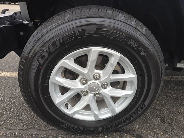 Used 2023 Jeep Gladiator Sport image 11