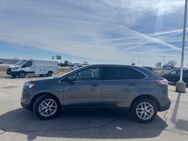 Certified 2024 Ford Edge SEL w/ Convenience Package image 2