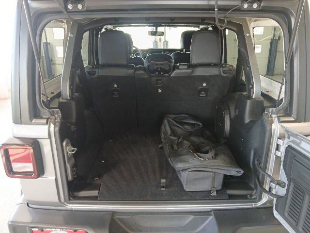 Used 2019 Jeep Wrangler Unlimited Sahara image 19