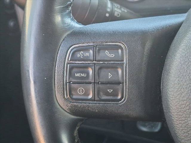 Used 2017 Jeep Wrangler Unlimited Sahara w/ Connectivity Group AWD/4WD image 12