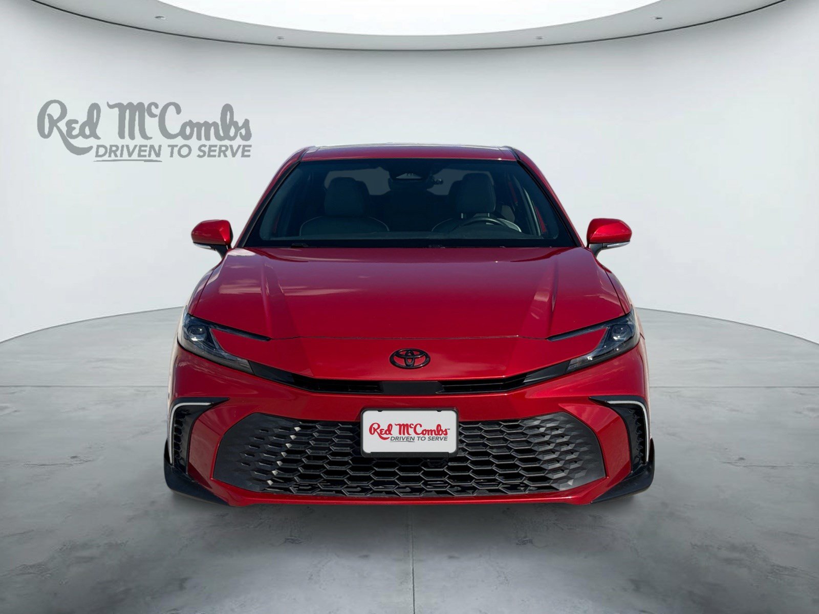 Used 2025 Toyota Camry SE FWD image 2
