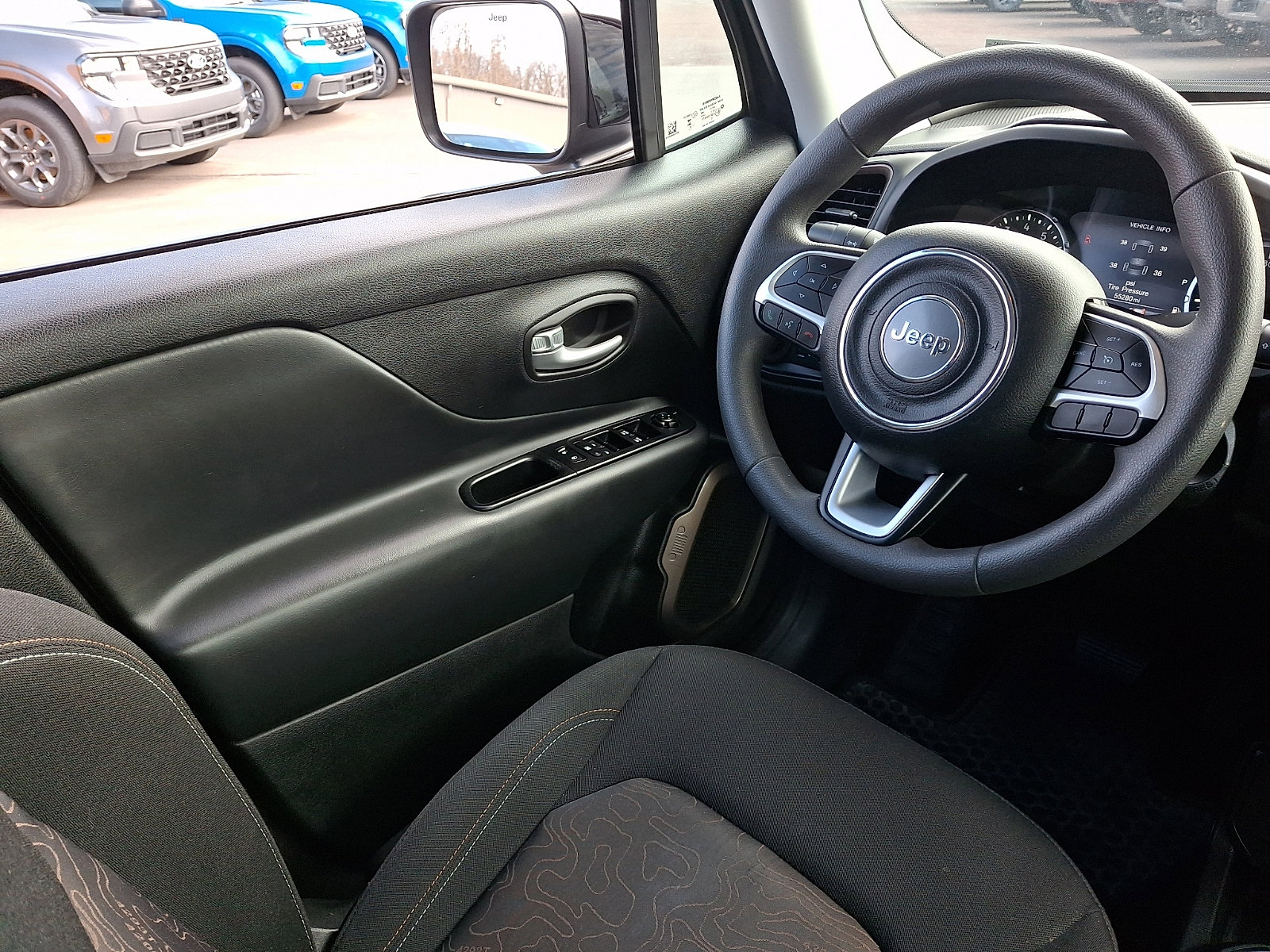 Used 2023 Jeep Renegade Latitude image 14