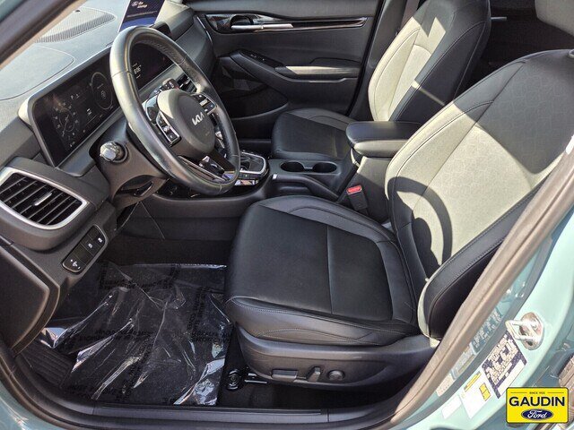Used 2024 Kia Seltos EX FWD image 11
