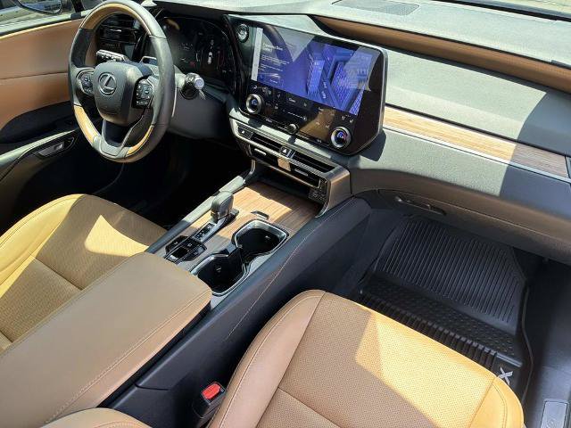 Used 2025 Lexus RX 350 Premium w/ Convenience Package FWD image 27