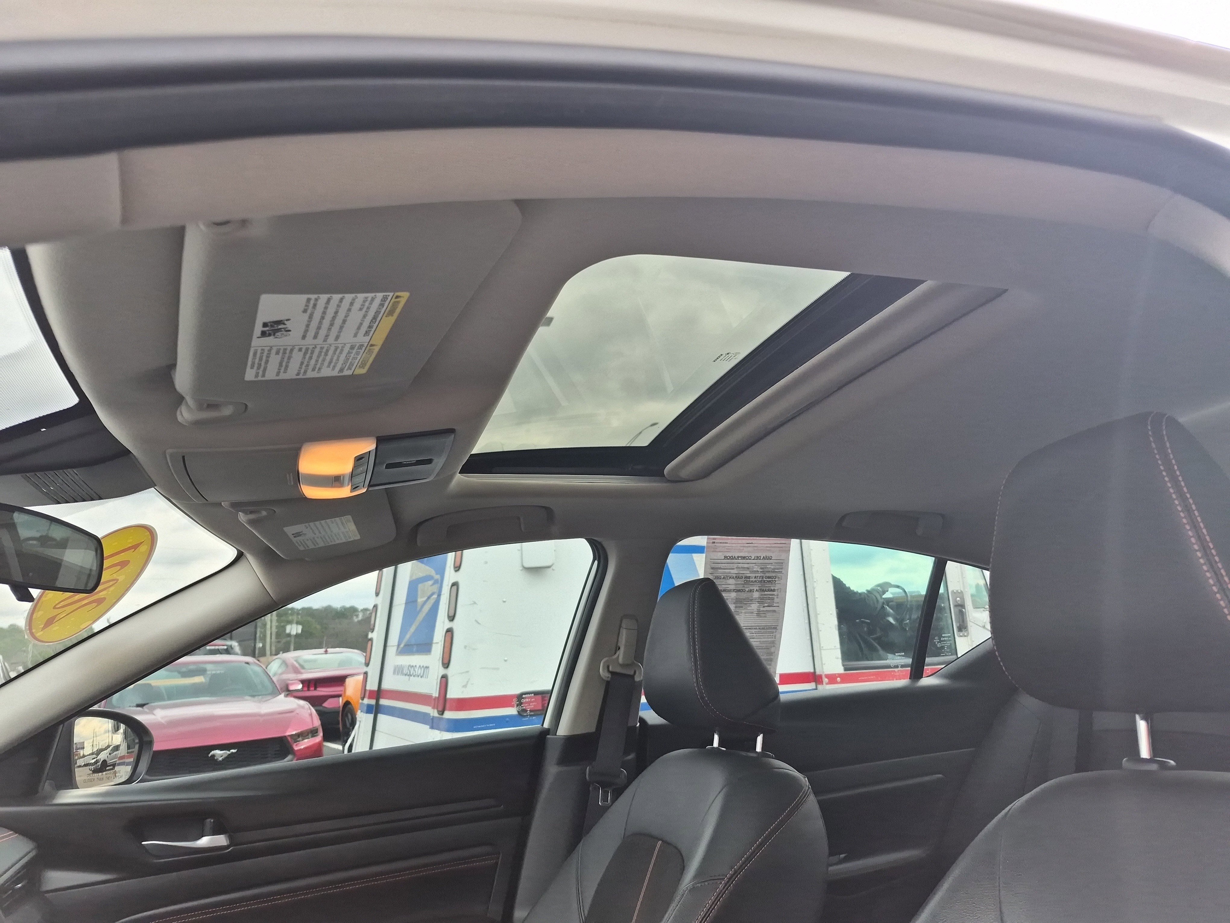 Used 2021 Nissan Altima 2.5 SR w/ SR Premium Package image 14