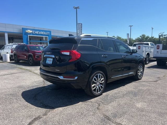 Used 2023 GMC Terrain Denali AWD/4WD image 3