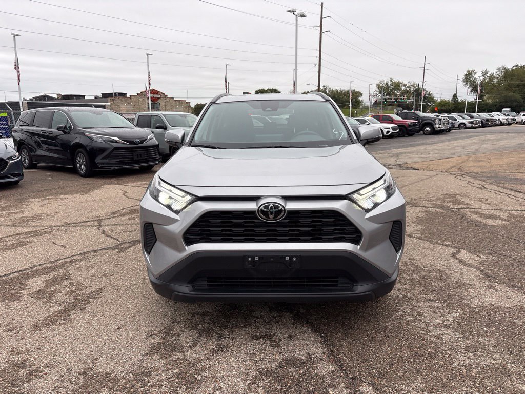 Used 2025 Toyota RAV4 XLE w/ Convenience Package FWD image 2