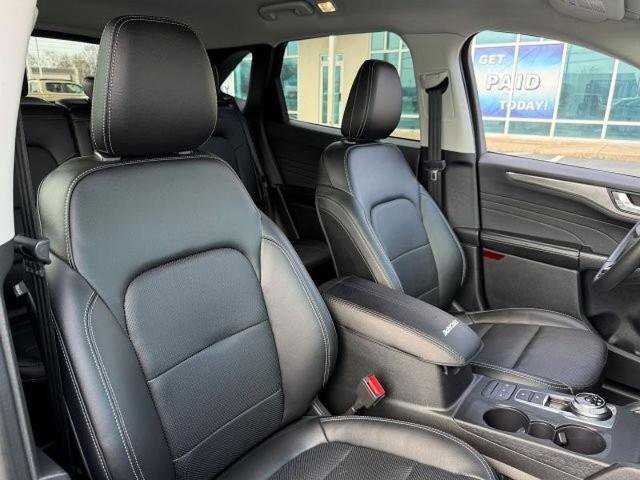 Certified 2022 Ford Escape Titanium w/ Class II Trailer Tow Package image 27