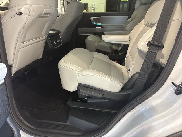 Certified 2025 Ford Expedition Platinum w/ Driver's Package AWD/4WD image 10