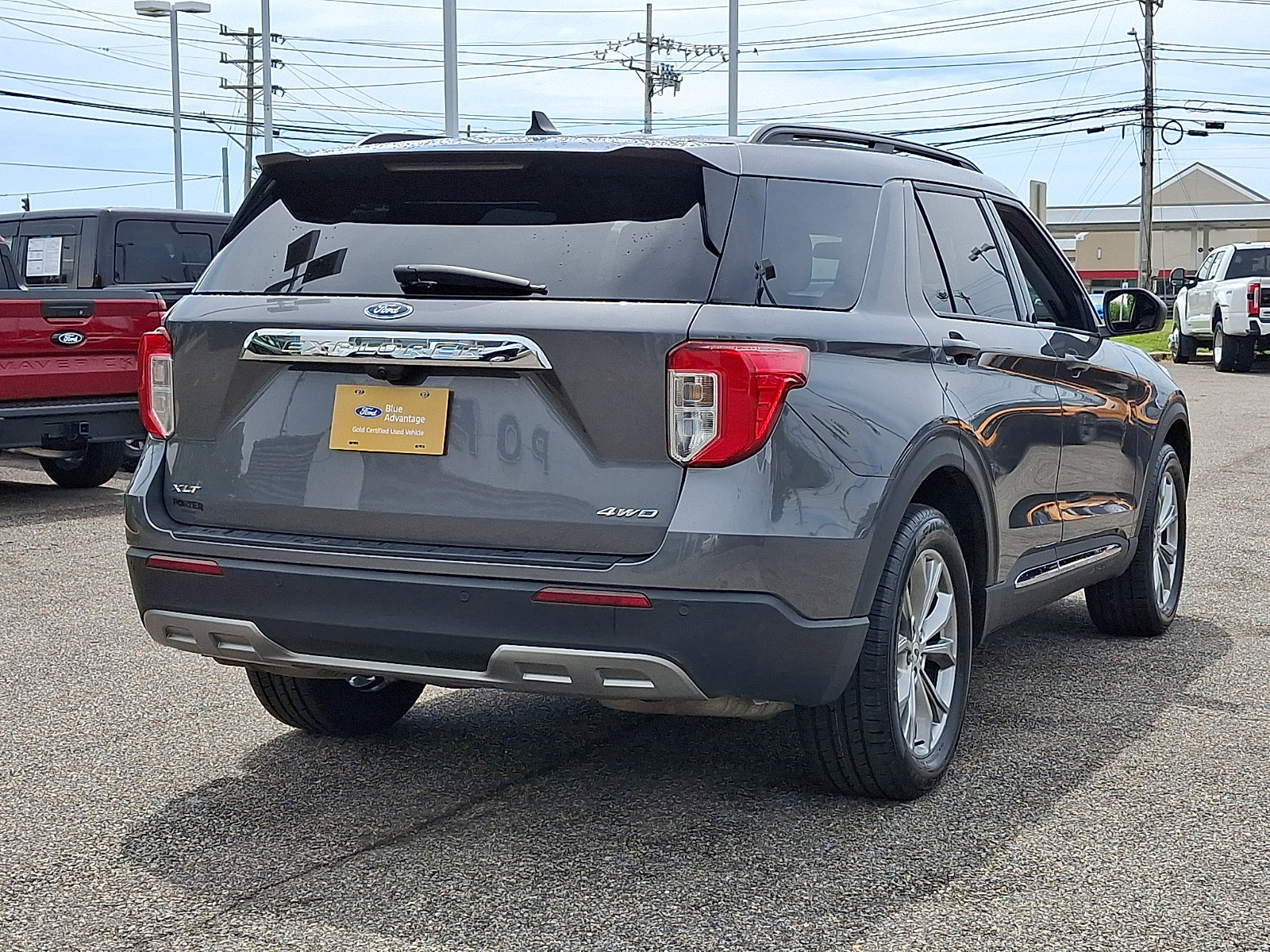 Certified 2023 Ford Explorer XLT w/ Equipment Group 202A AWD/4WD image 9