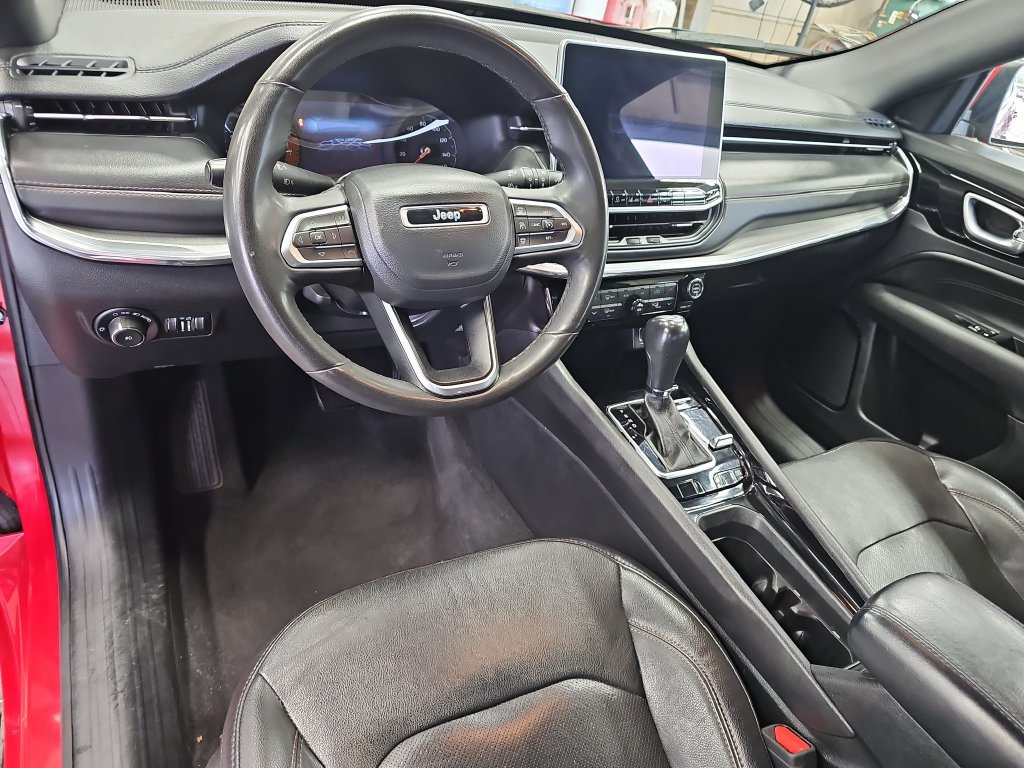 Used 2023 Jeep Compass Limited AWD/4WD image 15