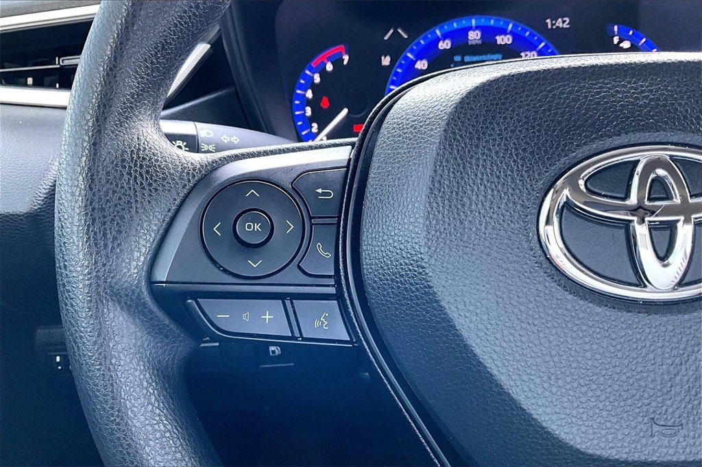 Used 2022 Toyota Corolla LE image 18
