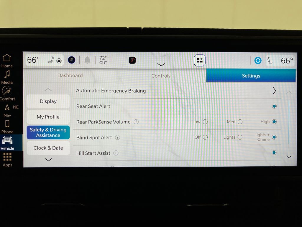 Used 2025 Jeep Gladiator Sport image 26