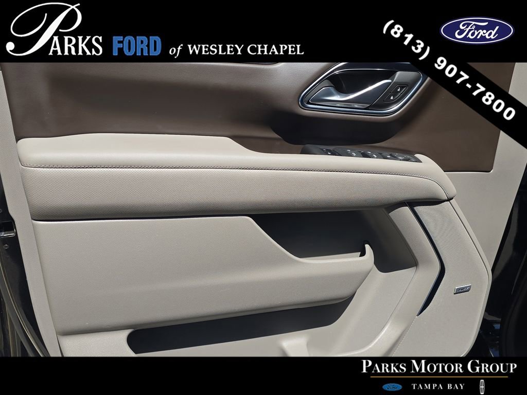 Used 2024 GMC Yukon XL SLT image 16