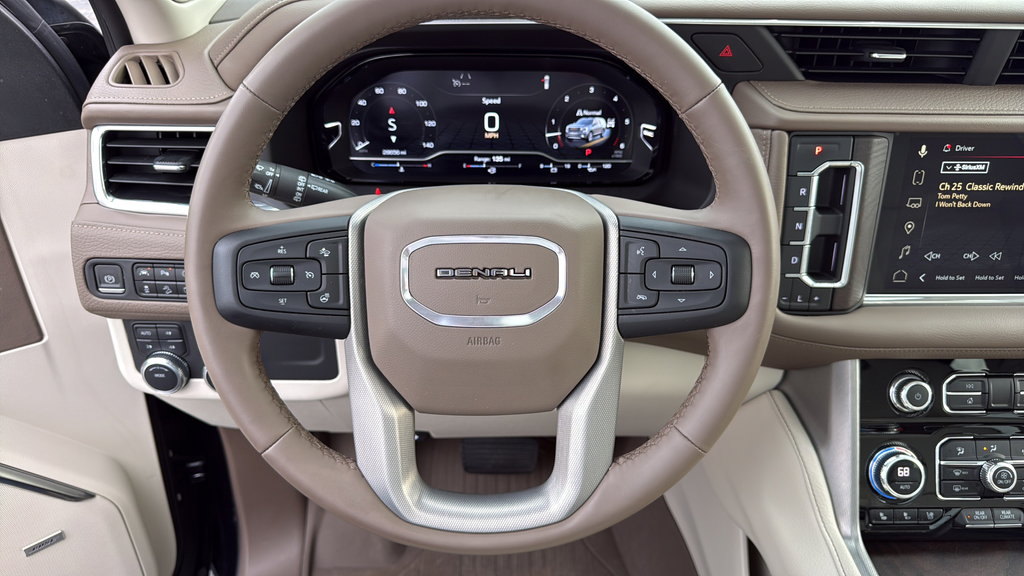 Used 2023 GMC Yukon Denali AWD/4WD image 24