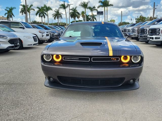 Used 2022 Dodge Challenger R/T RWD image 2