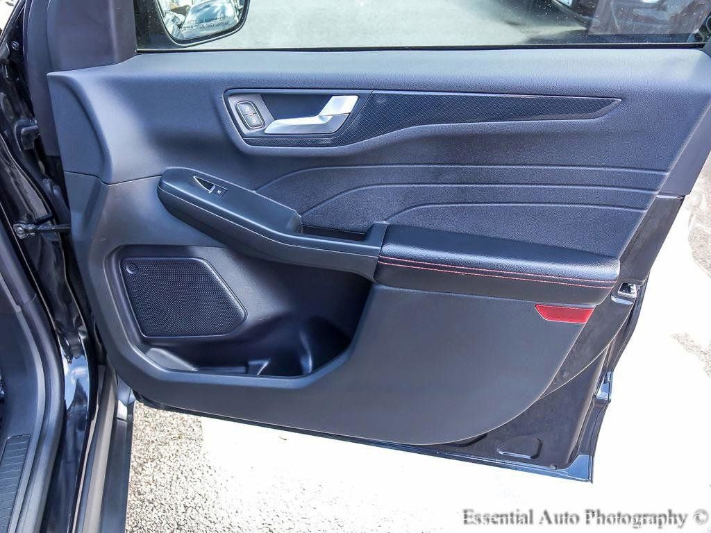 Certified 2023 Ford Escape ST-Line w/ Tech Pack #1 AWD/4WD image 26