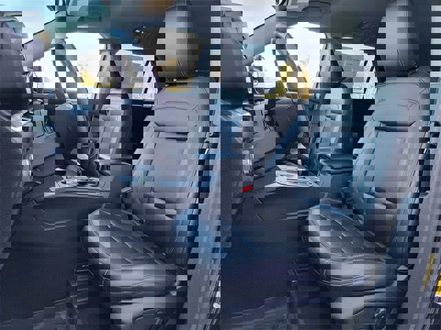 Certified 2022 Ford Explorer XLT w/ Equipment Group 202A image 20