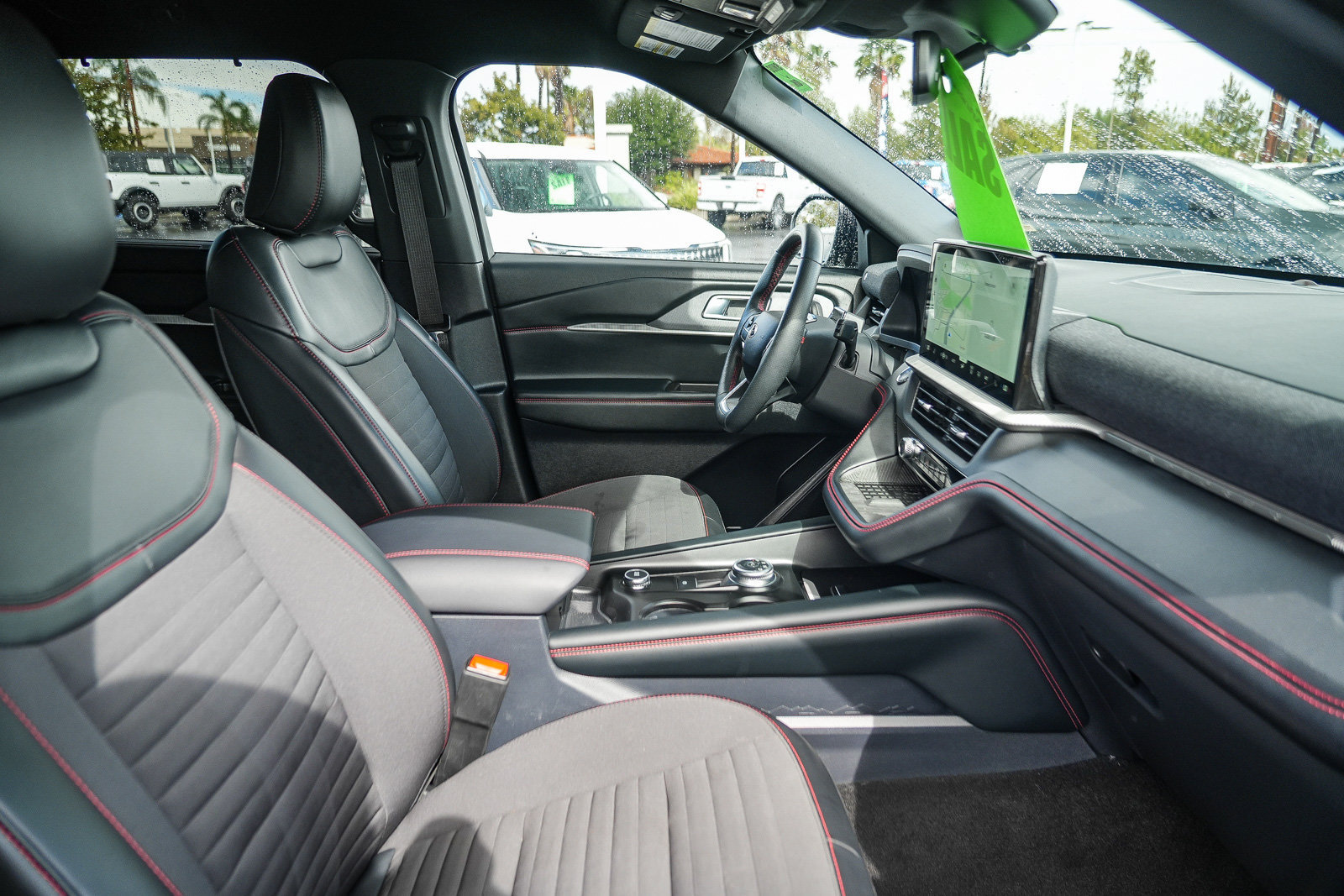 Certified 2025 Ford Explorer ST-Line w/ Premium Package RWD image 17