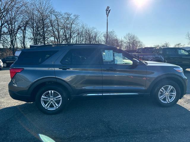 Certified 2020 Ford Explorer XLT image 2