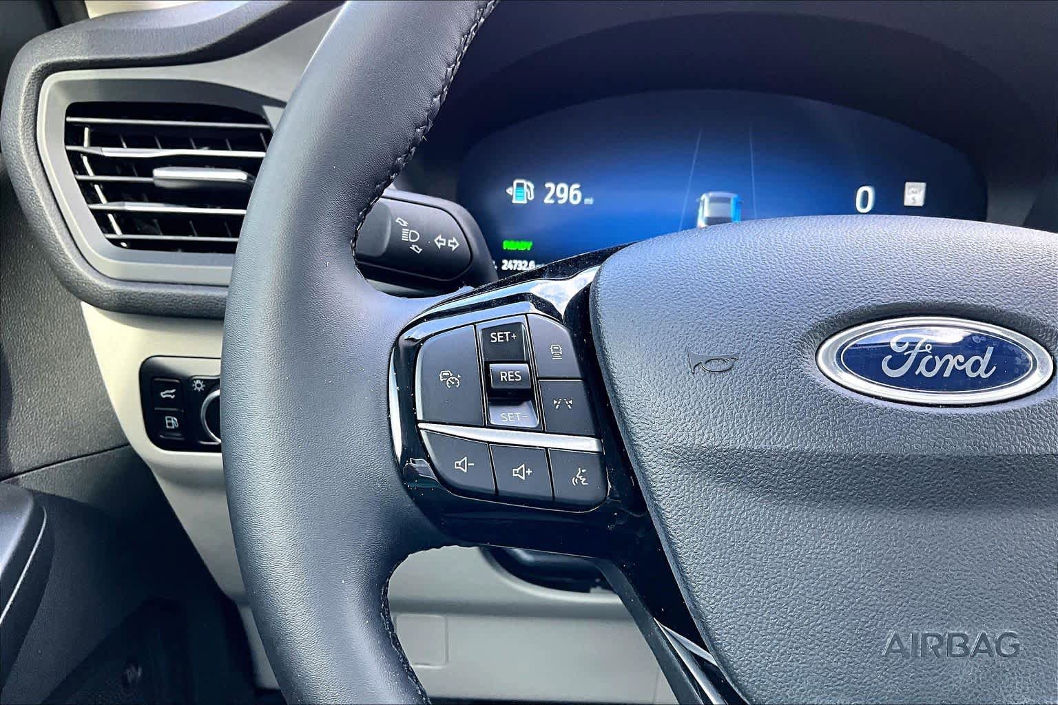 Certified 2023 Ford Escape Platinum w/ Premium Technology Package FWD image 24