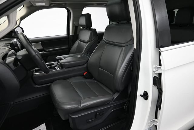 Certified 2025 Ford Expedition Active AWD/4WD image 11