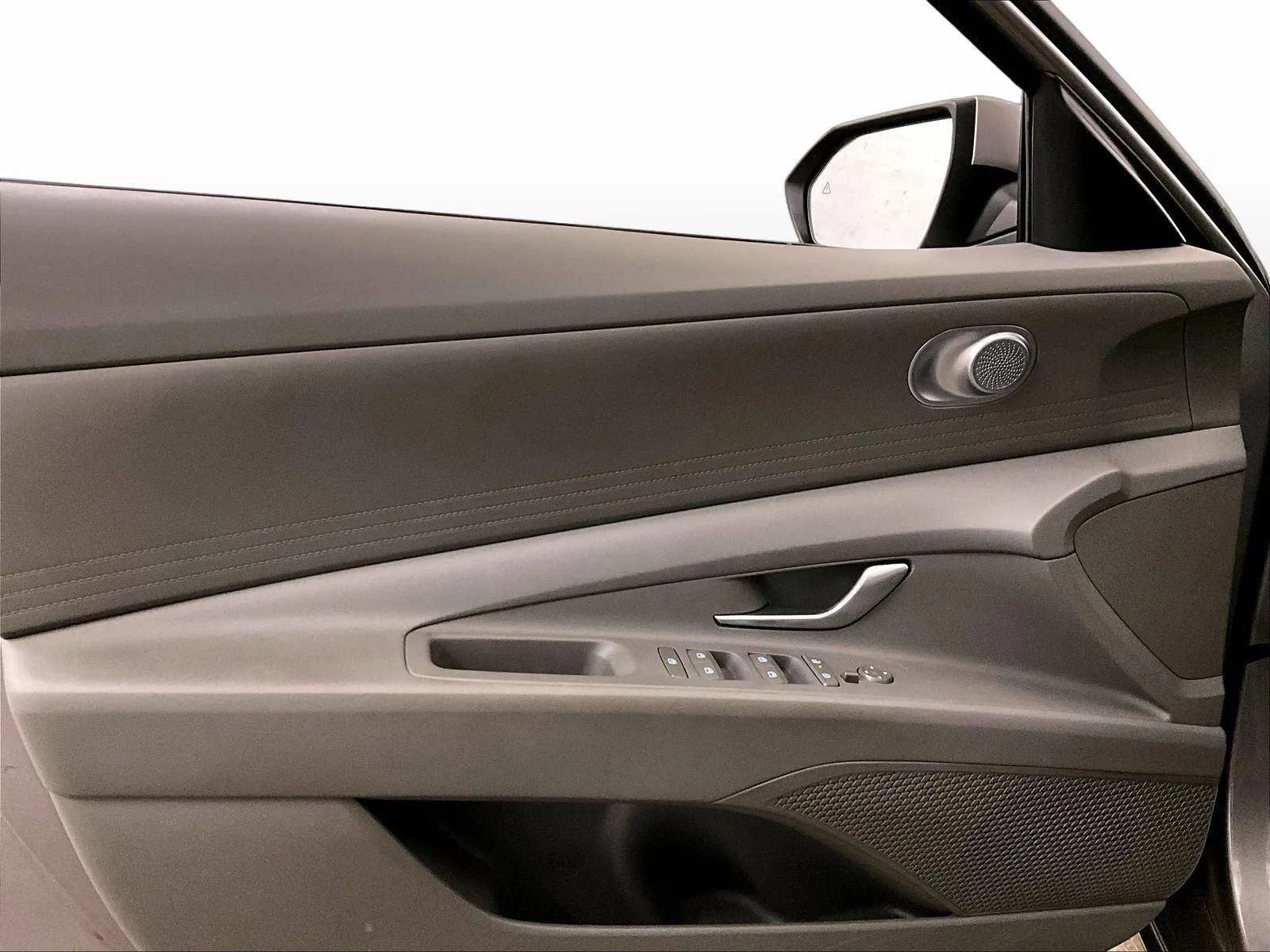 Used 2025 Hyundai Elantra Blue image 22