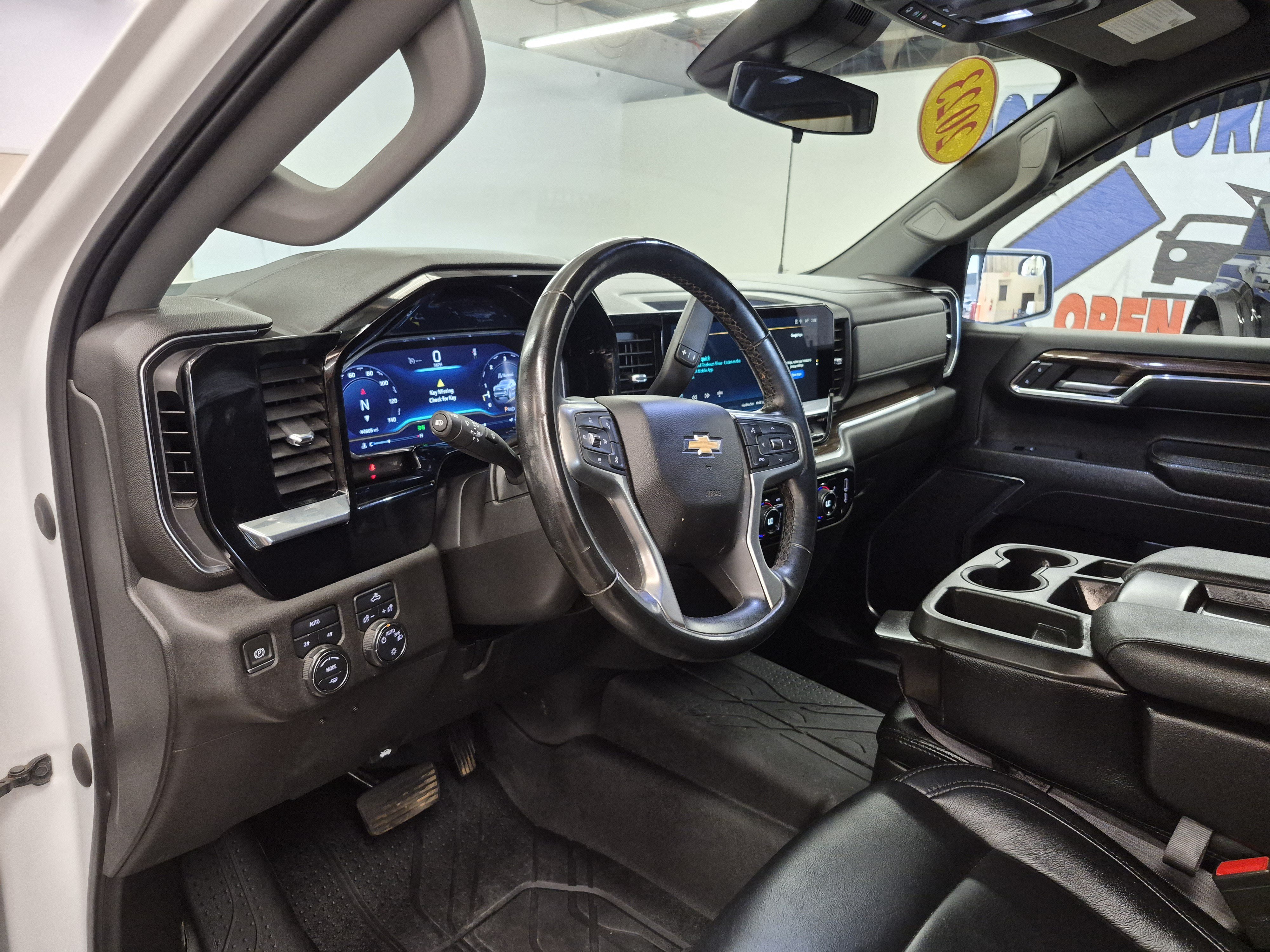 Used 2023 Chevrolet Silverado 1500 LT w/ Protection Package AWD/4WD image 16