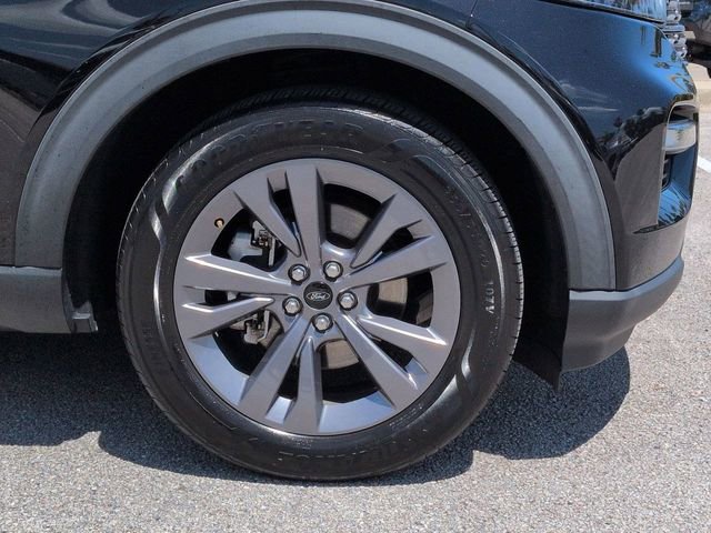 Certified 2022 Ford Explorer XLT w/ Equipment Group 202A image 11