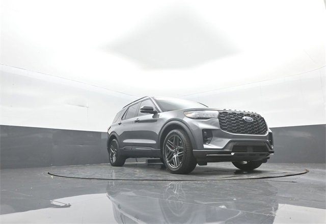 Certified 2025 Ford Explorer ST-Line w/ Premium Package image 27