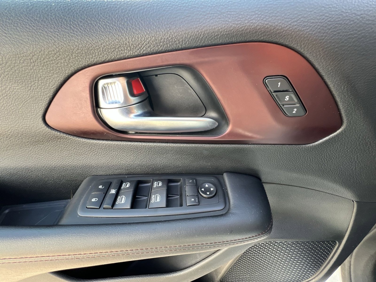 Used 2020 Chrysler Pacifica Touring-L FWD image 23