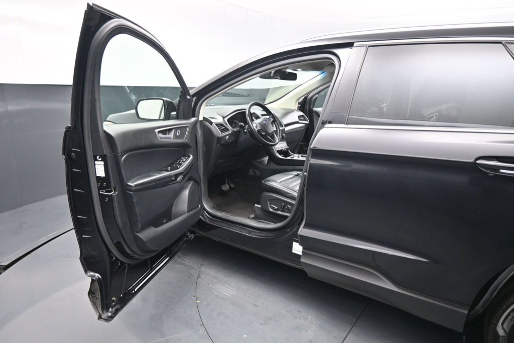 Certified 2019 Ford Edge SEL w/ Equipment Group 201A AWD/4WD image 9