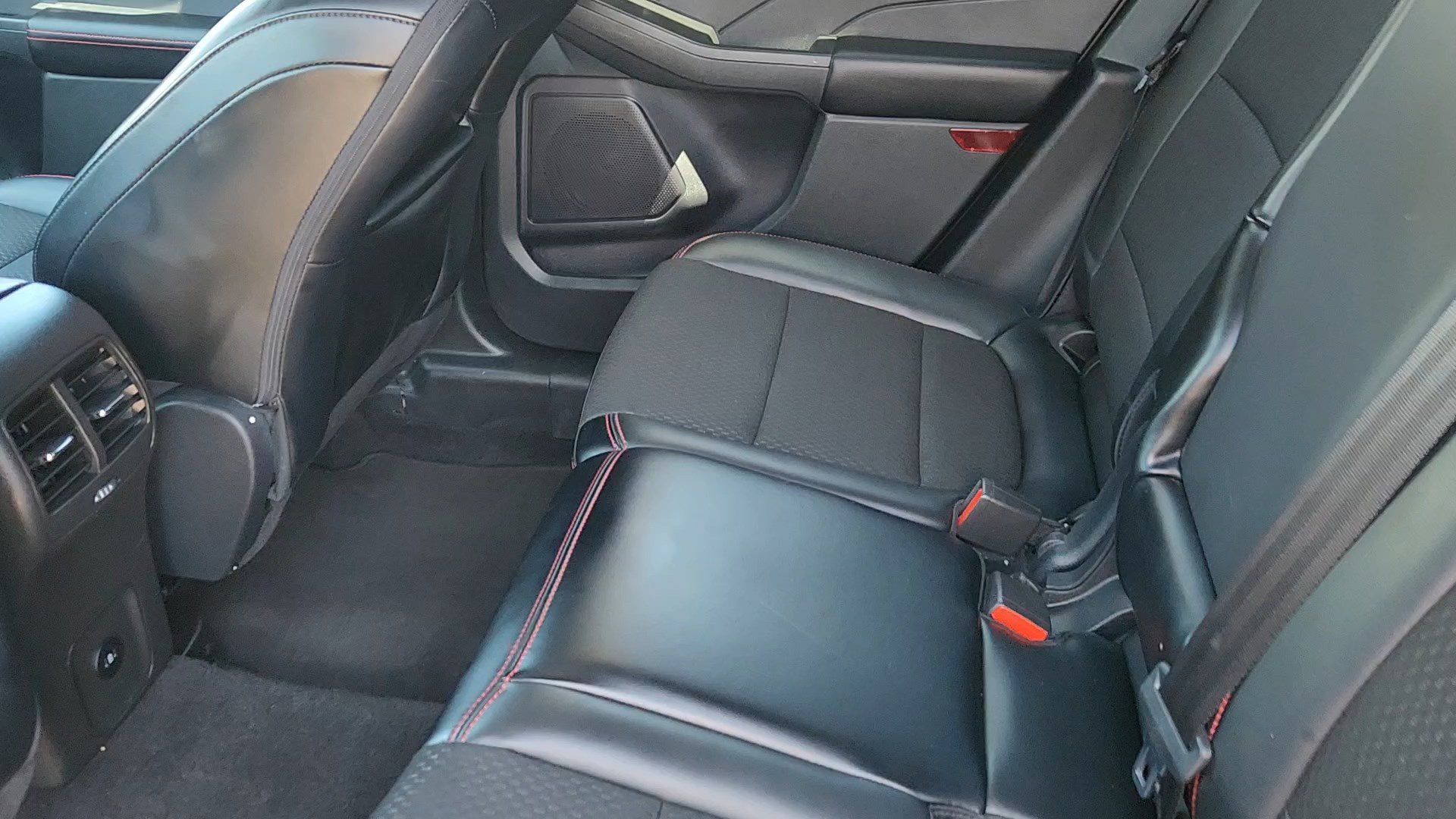 Certified 2025 Ford Escape ST-Line AWD/4WD image 24