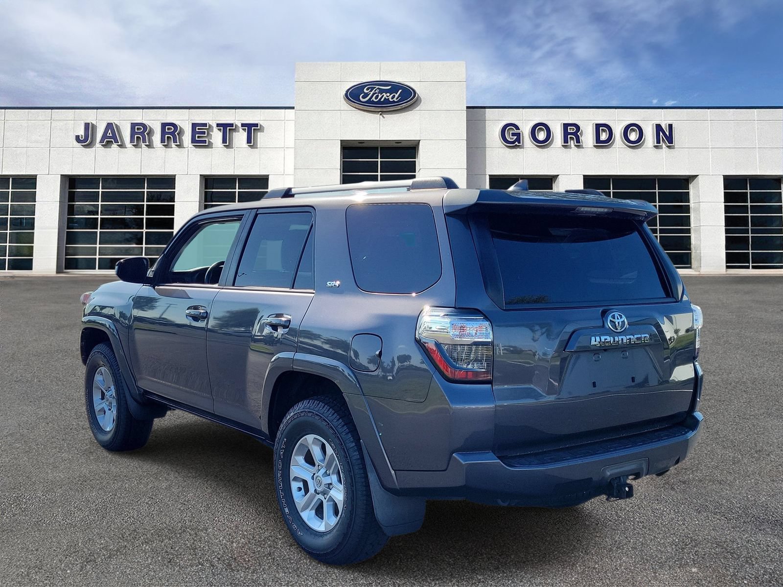 Used 2022 Toyota 4Runner SR5 RWD image 3