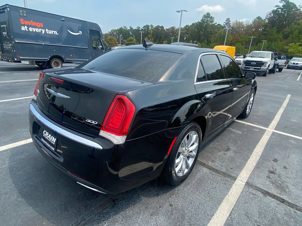 Used 2018 Chrysler 300 Limited AWD/4WD image 7