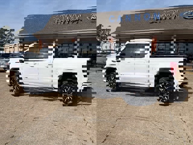 Used 2024 GMC Sierra 1500 AT4 w/ Technology Package image 3