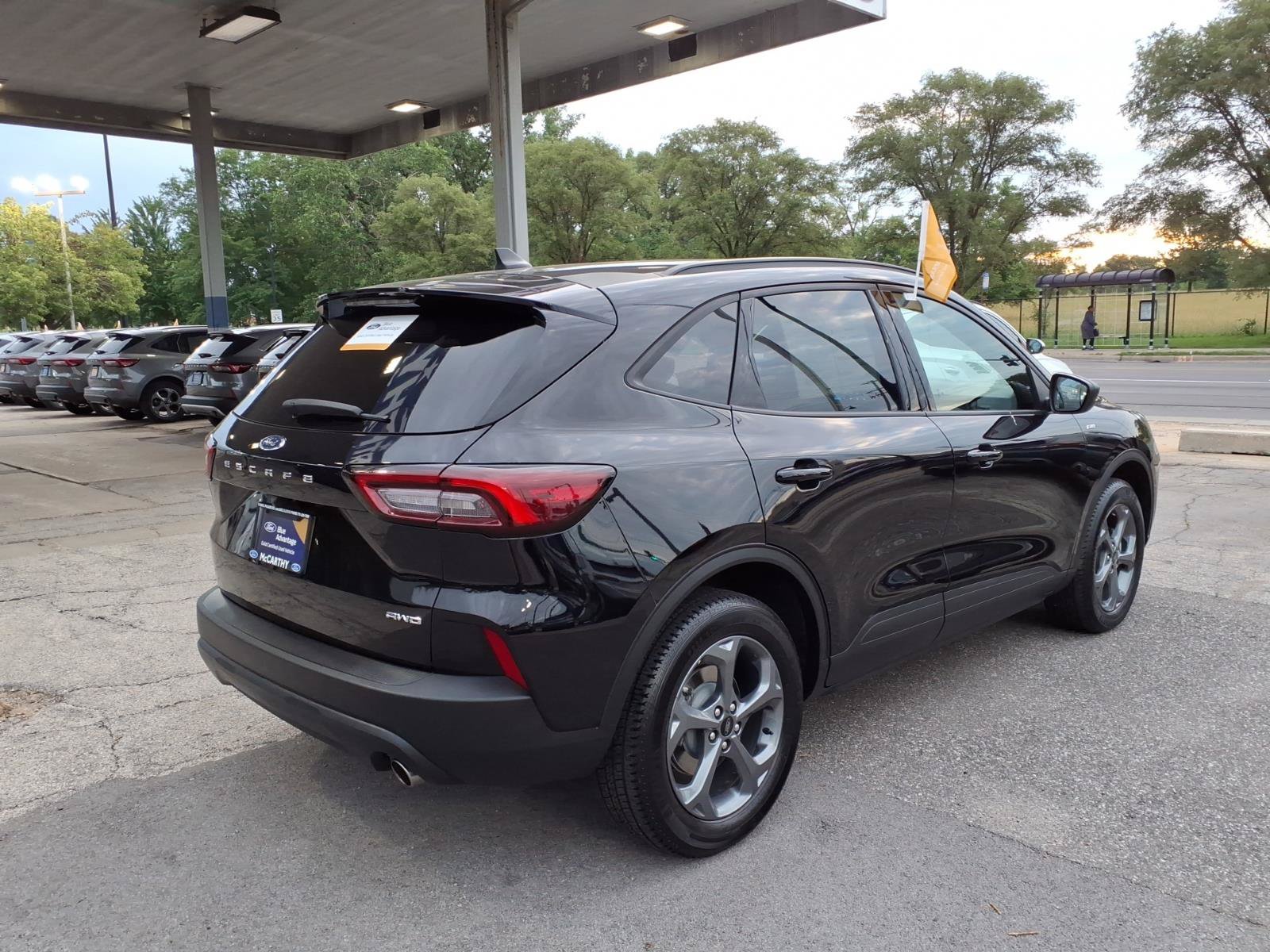 Certified 2025 Ford Escape ST-Line AWD/4WD image 3