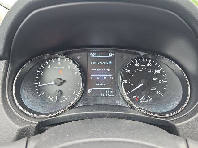Used 2017 Nissan Rogue SV AWD/4WD image 25