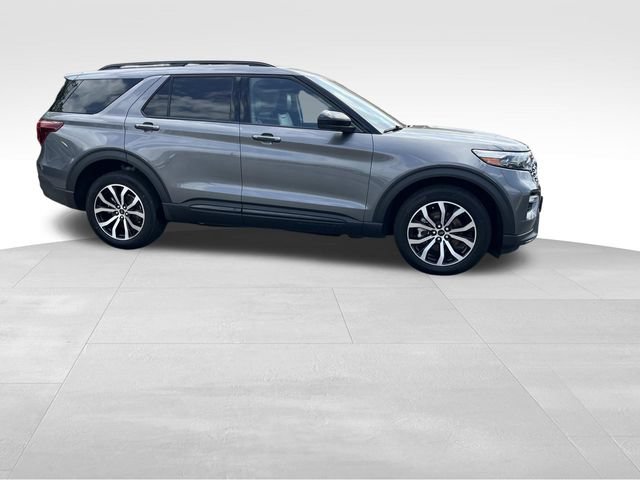 Certified 2024 Ford Explorer ST AWD/4WD image 2