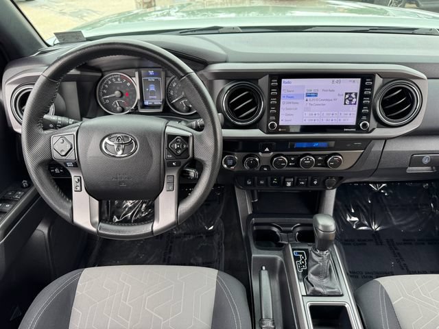 Used 2022 Toyota Tacoma TRD Off-Road w/ Technology Package AWD/4WD image 4