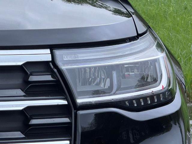Certified 2025 Ford Explorer Active w/ Active Comfort Package AWD/4WD image 5