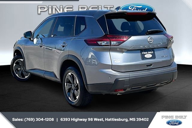 Used 2024 Nissan Rogue SV image 2