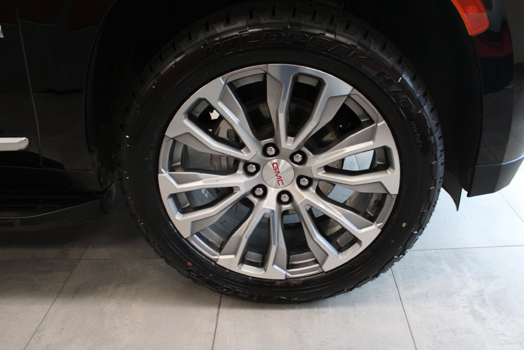 Used 2024 GMC Yukon Denali AWD/4WD image 10