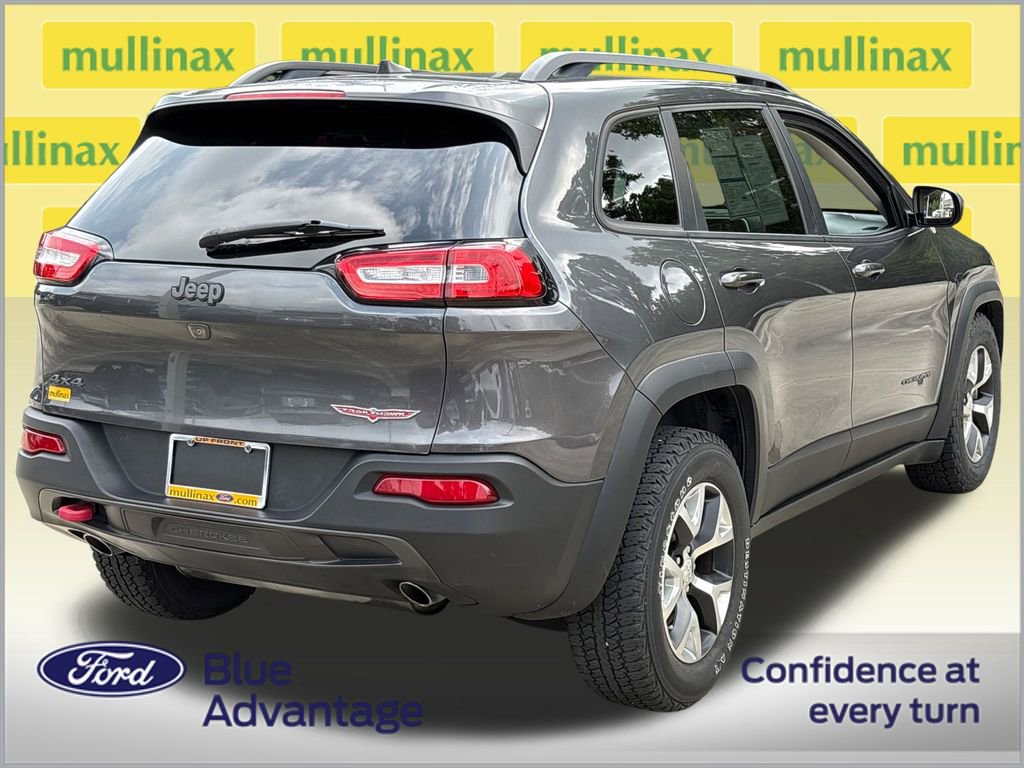 Used 2017 Jeep Cherokee Trailhawk w/ Comfort/Convenience Group AWD/4WD image 4