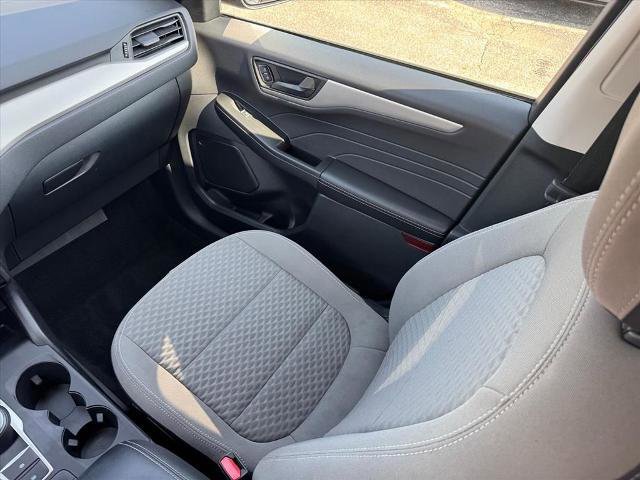 Certified 2022 Ford Escape SE w/ Cold Weather Package image 15